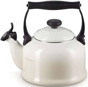 Czajnik na wodę z gwizdkiem